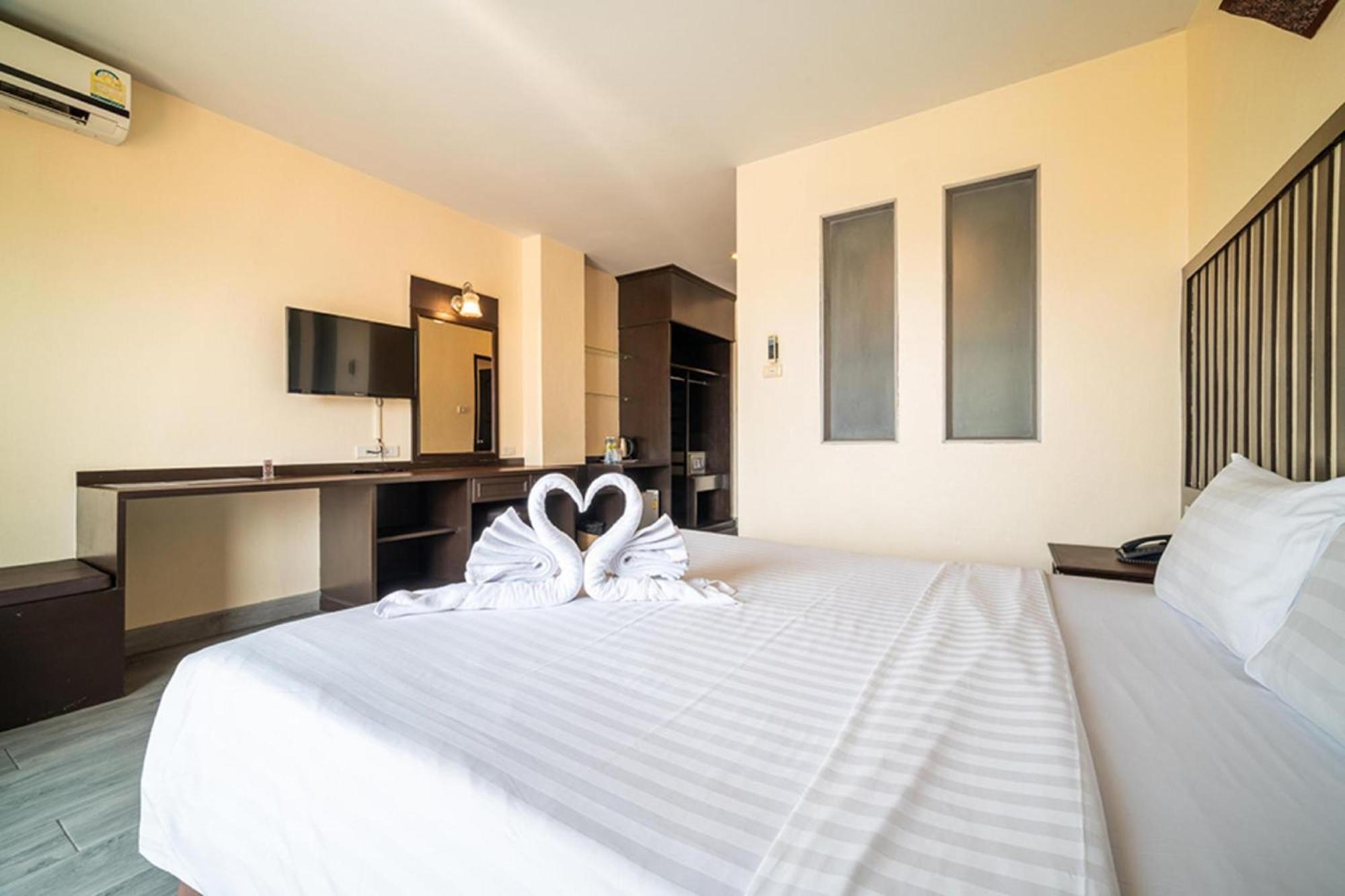 Hotel J A