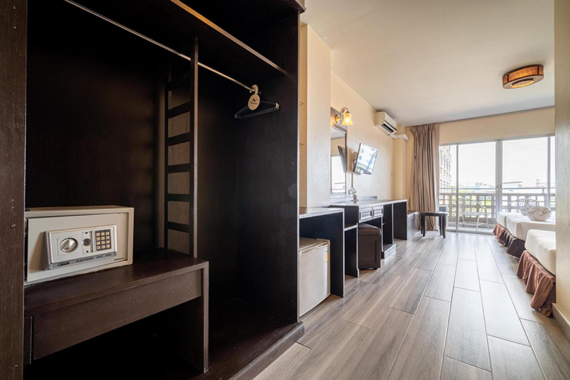 Hotel J A 5*